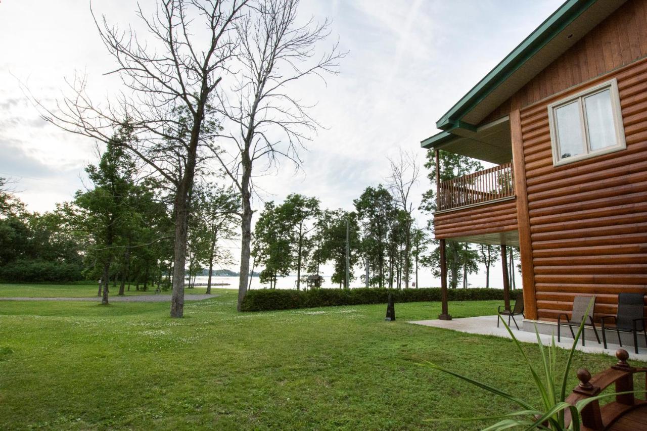 Chalets Et Spa Lac Saint-Jean Chambord Exterior foto
